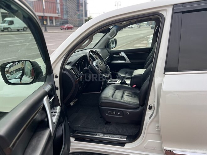 Toyota Land Cruiser-5
