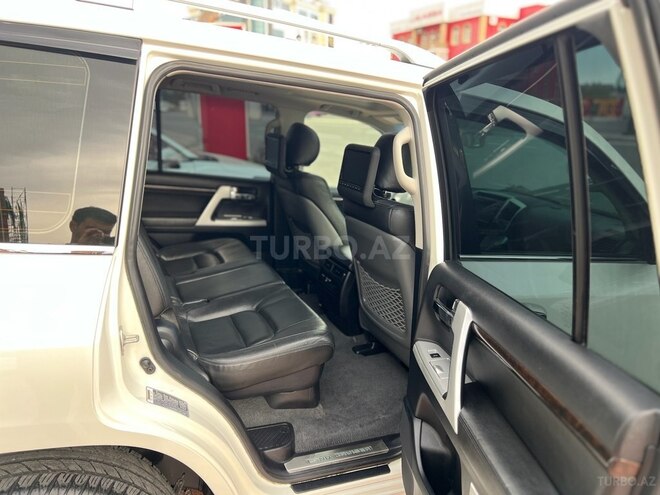 Toyota Land Cruiser-10