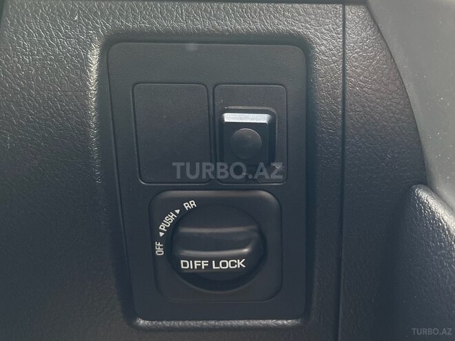 Toyota Land Cruiser-12