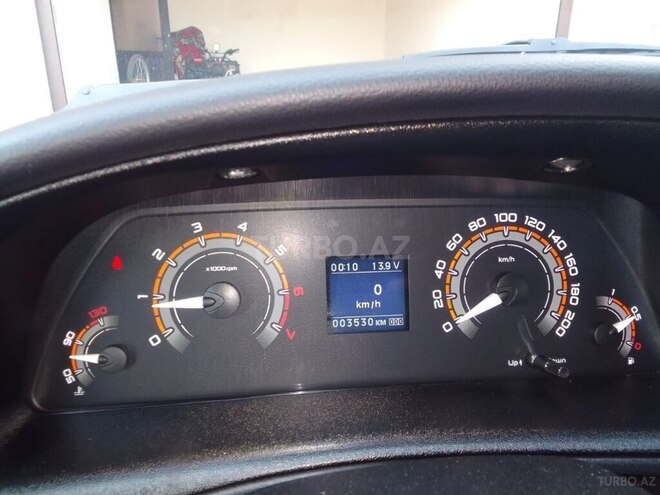 Chevrolet Niva 2024, 3,000 km - 1.7 l - Qusar