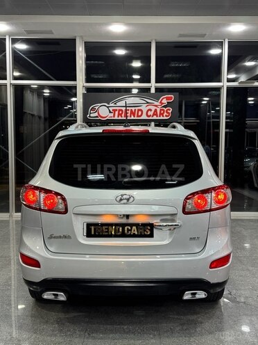 Hyundai Santa Fe-9