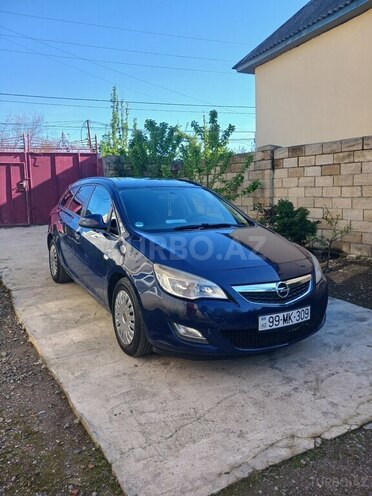 Opel Astra 2011, 420,000 km - 1.3 l - Lənkəran