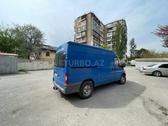 Ford Transit-9