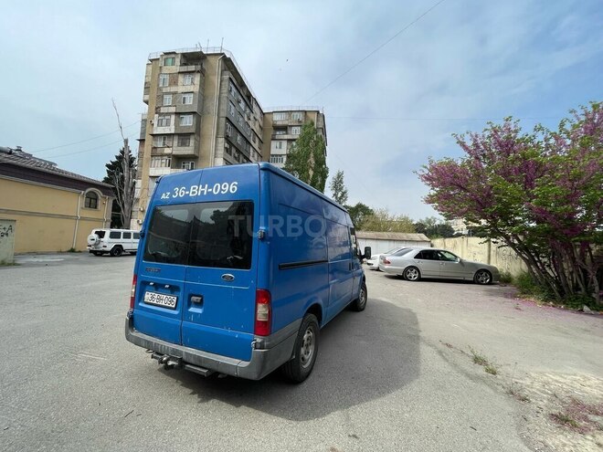 Ford Transit-7