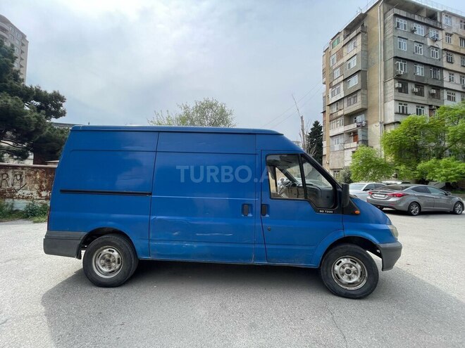 Ford Transit-8