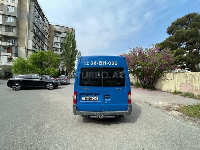 Ford Transit-6