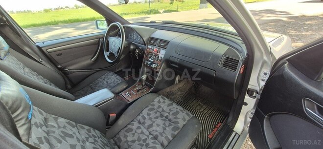 Mercedes C 180 1999, 289,300 km - 1.8 л - Qazax