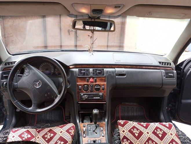 Mercedes E 220 d 1999, 291,166 km - 2.2 л - Sumqayıt