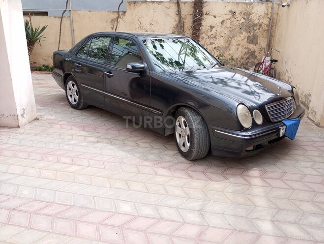 Mercedes E 220 d 1999, 291,166 km - 2.2 л - Sumqayıt