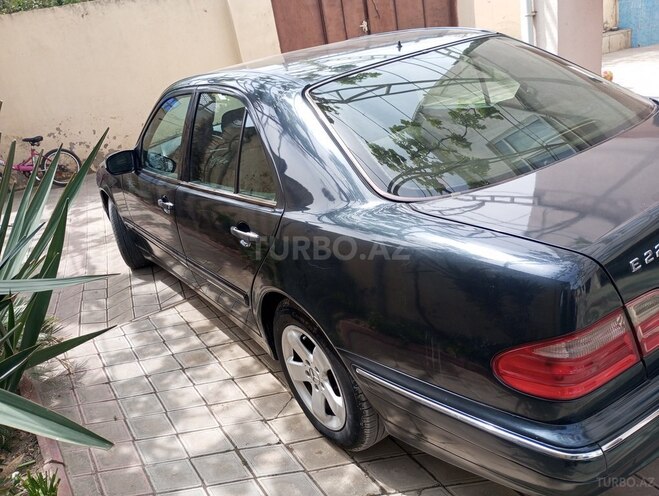 Mercedes E 220 d 1999, 291,166 km - 2.2 л - Sumqayıt