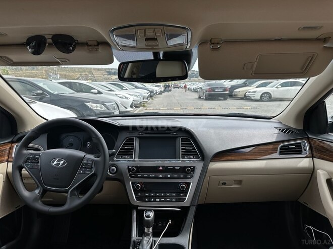 Hyundai Sonata-11