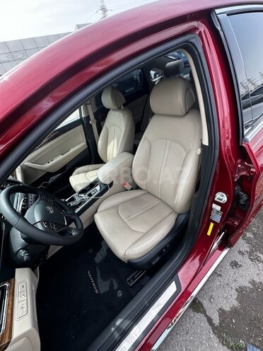 Hyundai Sonata-14