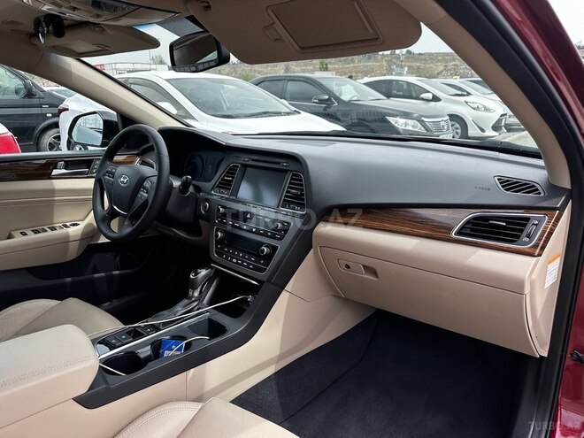 Hyundai Sonata-13