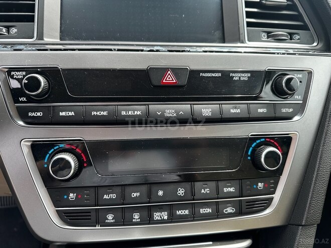 Hyundai Sonata-17