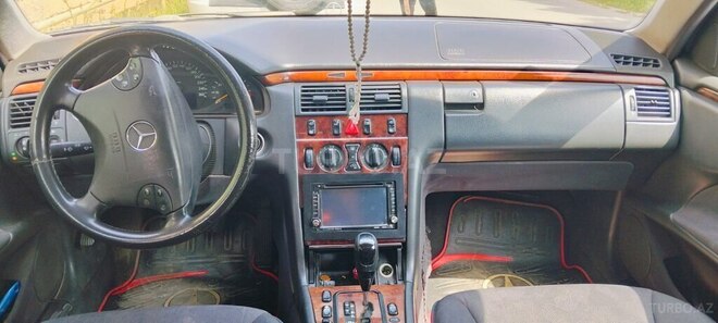 Mercedes E 200 2001, 303,987 km - 2.0 l - Sumqayıt