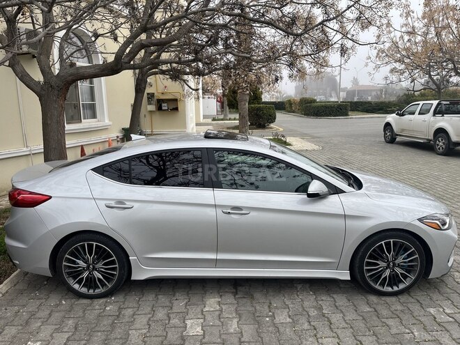 Hyundai Elantra 2018, 75,700 km - 1.6 л - Bakı