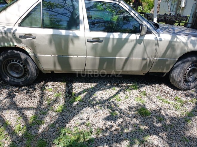 Mercedes E 200 d 1993, 695,000 km - 2.0 l - Bərdə