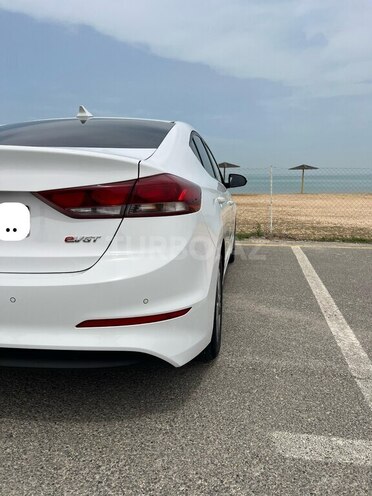Hyundai Avante 2016, 180,000 km - 1.6 л - Bakı