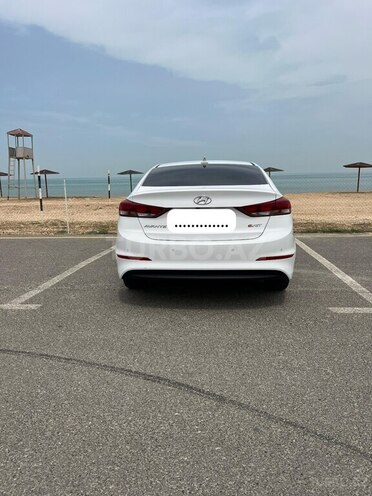 Hyundai Avante 2016, 180,000 km - 1.6 л - Bakı