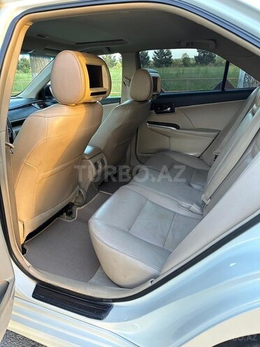 Toyota Camry-11