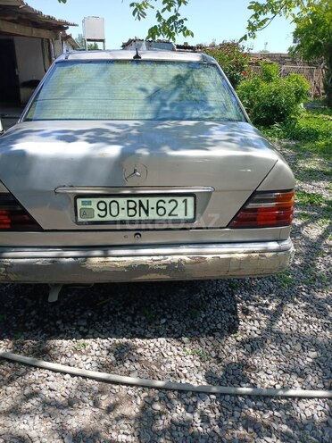 Mercedes E 200 d 1993, 695,000 km - 2.0 l - Bərdə