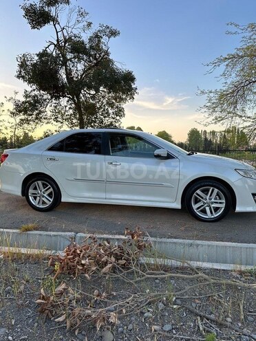 Toyota Camry-13