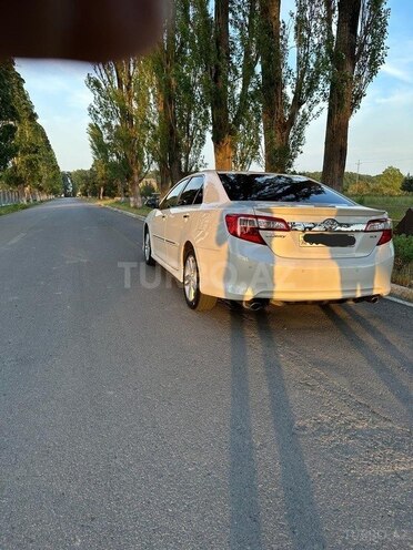 Toyota Camry-5