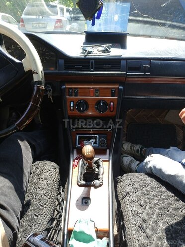 Mercedes E 200 d 1993, 695,000 km - 2.0 l - Bərdə
