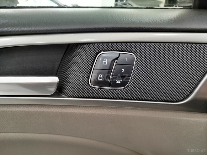Ford Fusion (North America)-13