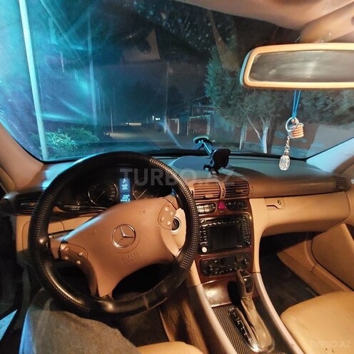 Mercedes C 240 2002, 271,800 km - 2.4 л - Bakı