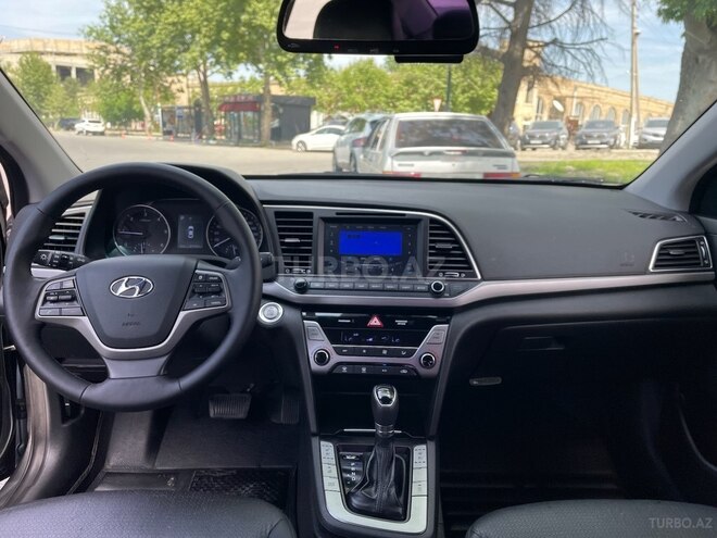 Hyundai Avante 2016, 200,000 km - 1.6 л - Gəncə