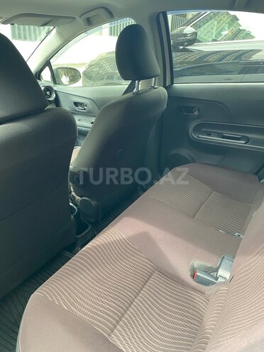 Toyota Aqua 2019, 110,000 km - 1.5 л - Bakı