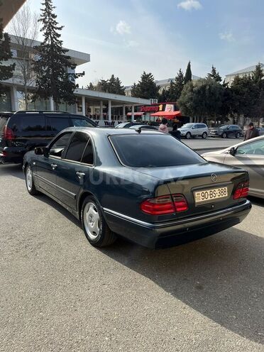 Mercedes E 240 1998, 348,000 km - 2.4 l - Bakı