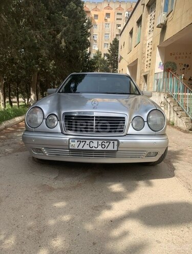 Mercedes E 240 1999, 260,700 km - 2.4 l - Bakı
