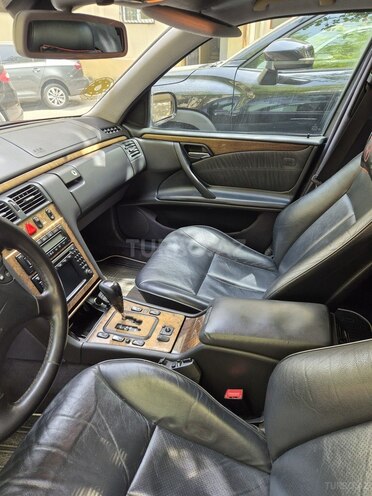 Mercedes E 240 2000, 303,000 km - 2.4 l - Bakı