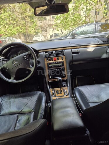 Mercedes E 240 2000, 303,000 km - 2.4 l - Bakı