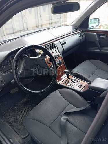 Mercedes E 240 1998, 320,000 km - 2.4 l - Mingəçevir