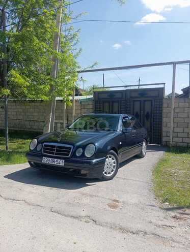 Mercedes E 240 1998, 320,000 km - 2.4 l - Mingəçevir