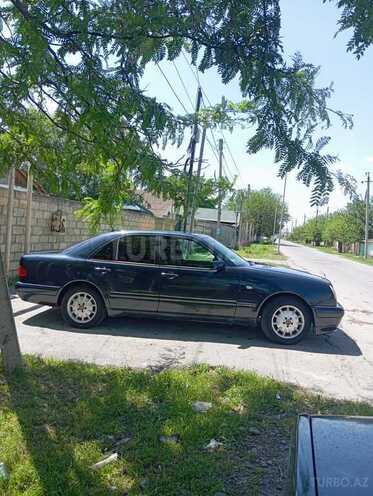 Mercedes E 240 1998, 320,000 km - 2.4 l - Mingəçevir