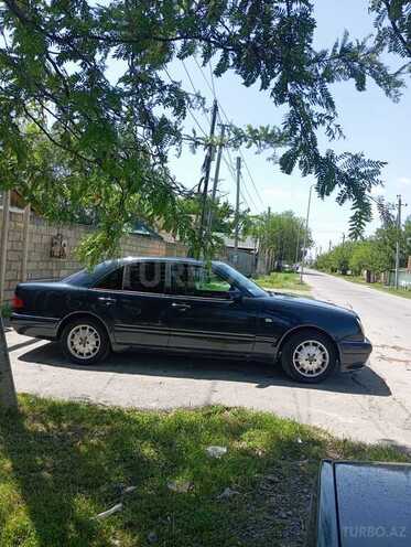 Mercedes E 240 1998, 320,000 km - 2.4 l - Mingəçevir