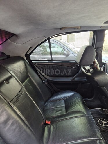 Mercedes E 240 2000, 303,000 km - 2.4 l - Bakı
