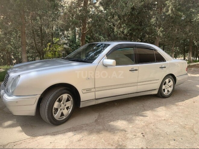 Mercedes E 240 1999, 260,700 km - 2.4 l - Bakı