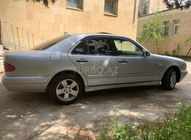 Mercedes E 240 1999, 260,700 km - 2.4 l - Bakı
