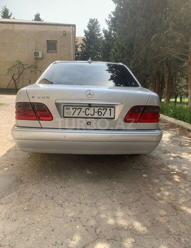 Mercedes E 240 1999, 260,700 km - 2.4 l - Bakı