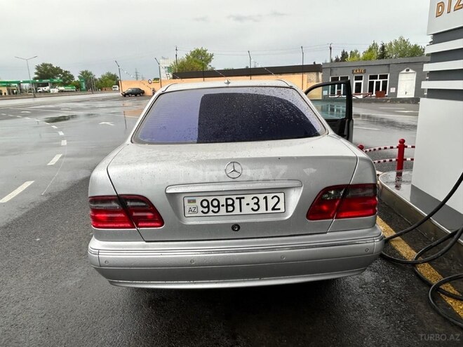 Mercedes E 220 d 2001, 350,000 km - 2.2 l - Ucar