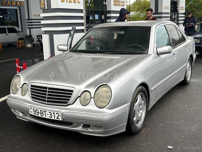 Mercedes E 220 d 2001, 350,000 km - 2.2 l - Ucar