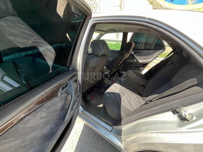 Mercedes E 220 d 2001, 350,000 km - 2.2 l - Ucar