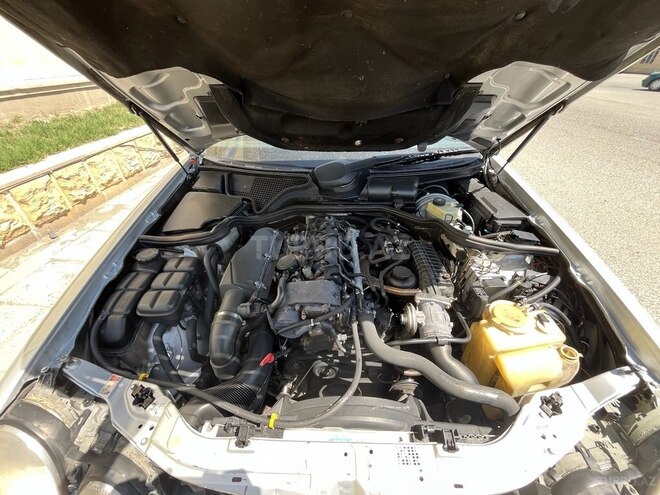 Mercedes E 220 d 2001, 350,000 km - 2.2 l - Ucar