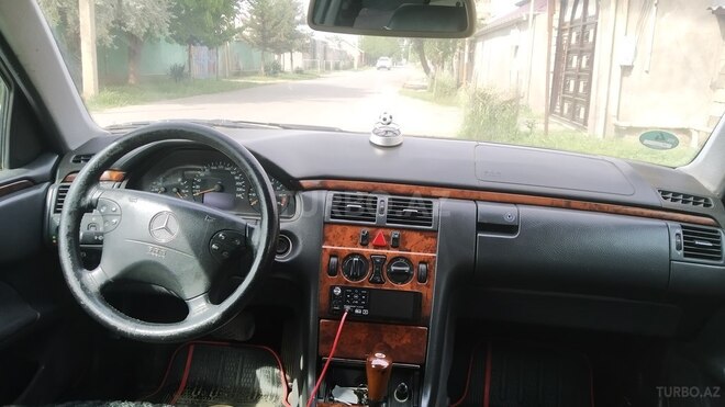 Mercedes E 200 1999, 505,000 km - 2.0 l - Biləsuvar