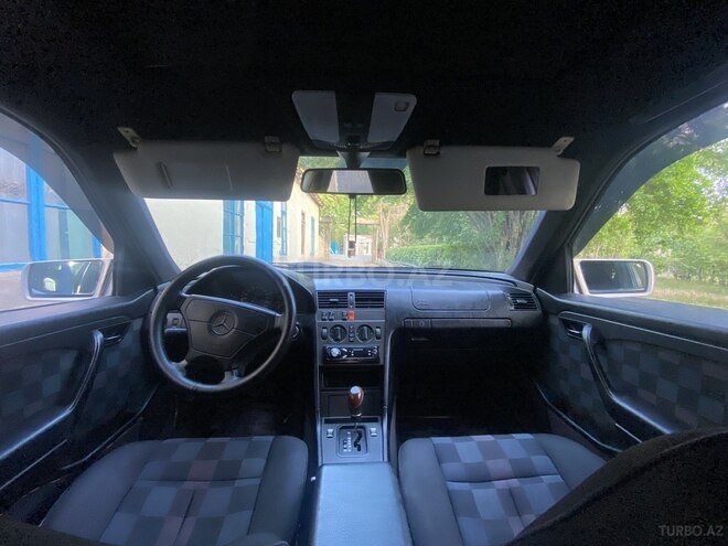 Mercedes C 220 1994, 300,000 km - 2.2 l - İmişli